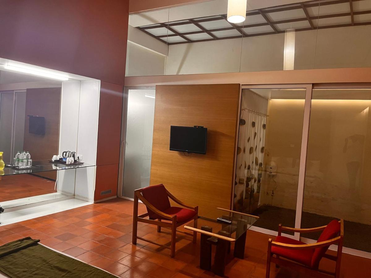 Presidency Artotel, Kochi Exterior photo